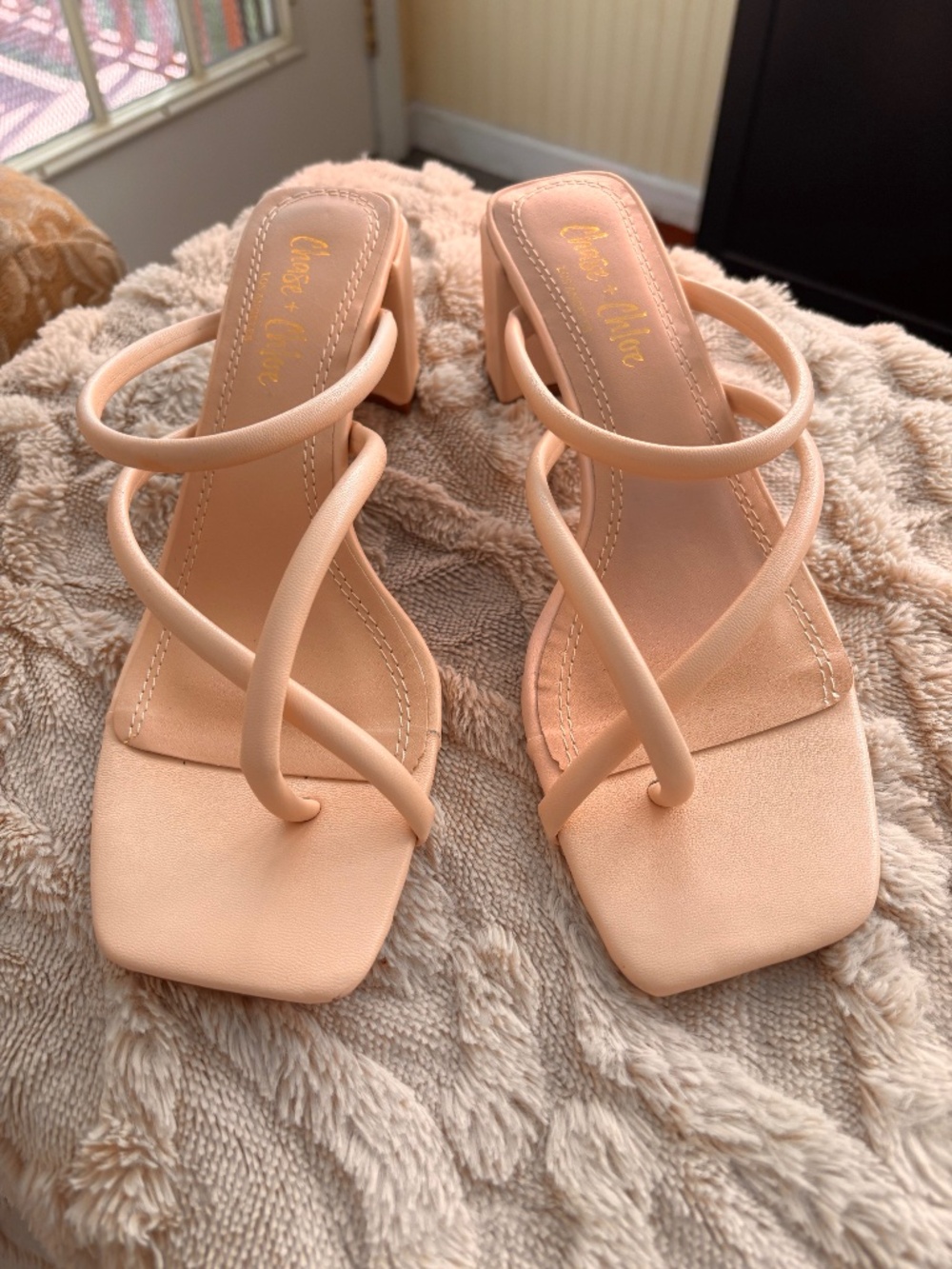 Brand new beige Chase & Chloe women sandals